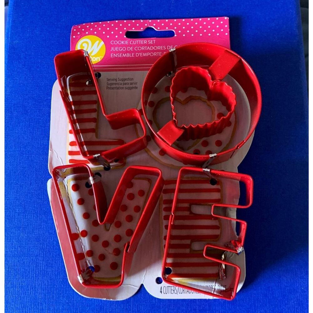 Wilton Love‎ Cookie Cutter set